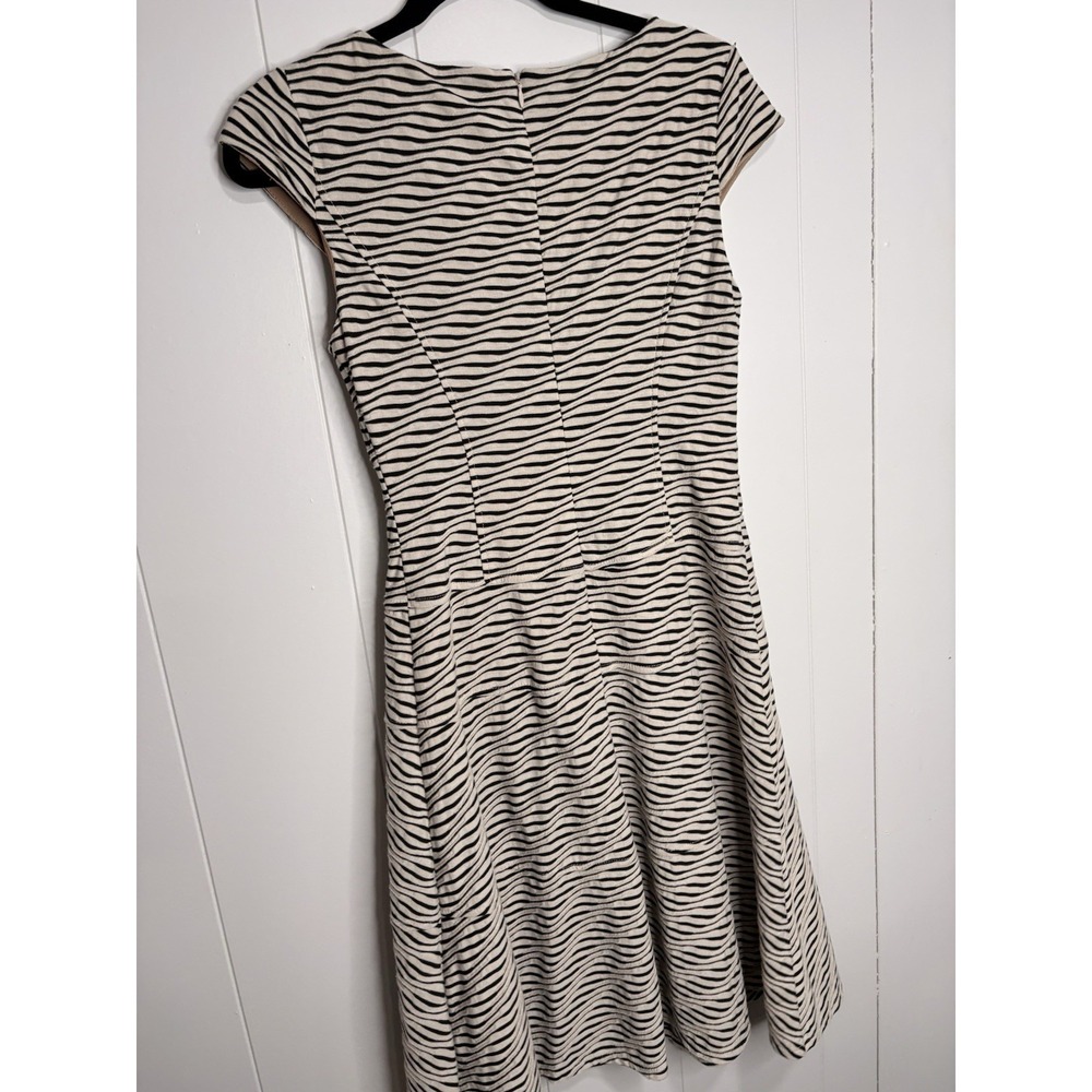 Anne Klein Textured Stripe Knit Dress Sz 2  Black Cream Cap Sleeve A-Line - Picture 2 of 3